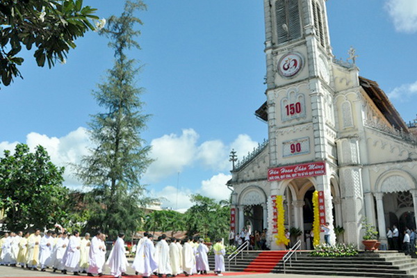 Gx. Cái Bè: Mừng kỷ niệm 150 năm Thành lập Giáo xứ, 90 năm xây dựng nhà thờ