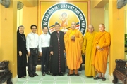 Đức Cha Phêrô thăm và mừng Lễ Phật Đản PL.2566 – DL.2022 đến Ban Trị Sự Phật giáo tỉnh Tiền Giang