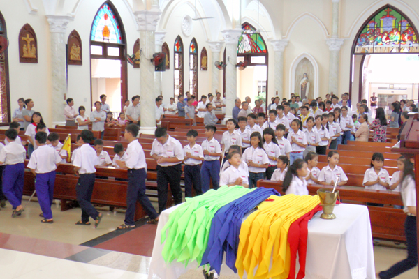 Gx. Thánh Giuse Lao Công: Nghi thức tuyên hứa và nâng khăn TNTT