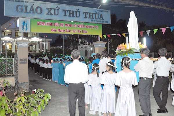Giáo Xứ Thủ Thừa: Lễ Đức Mẹ Vô Nhiễm Nguyên Tội - Bổn Mạng Của Giáo Xứ