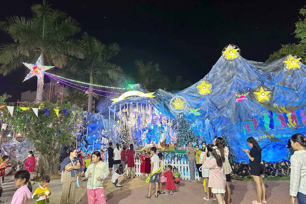 Niềm vui Chào đón Ngôi Hai Thiên Chúa Giáng trần
