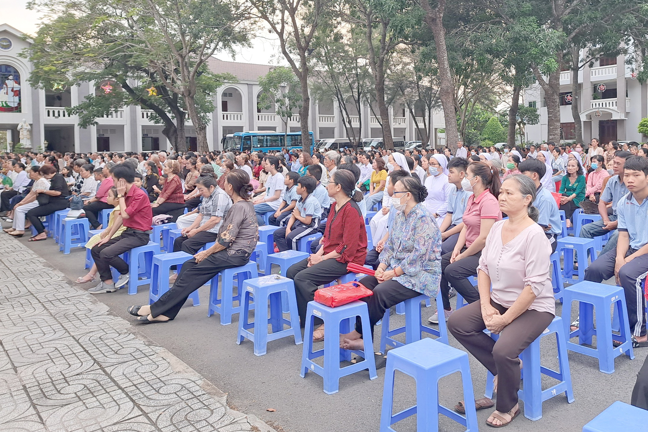 Hạt Tân An Hành hương Các Thánh Tử Đạo và Kính Lòng Thương xót Chúa