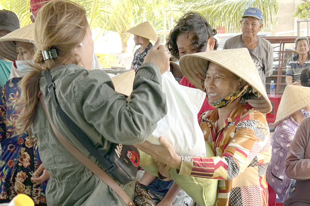 Gx. Tân Long: Chia sẻ Mùa Chay