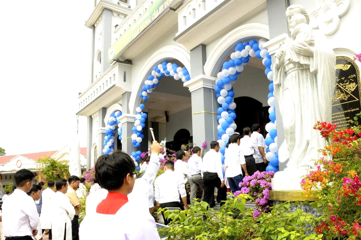Gx. An Thái Trung: Thánh lễ Tạ ơn kỷ niệm 65 năm thành lập giáo xứ và 21 năm cung hiến nhà thờ