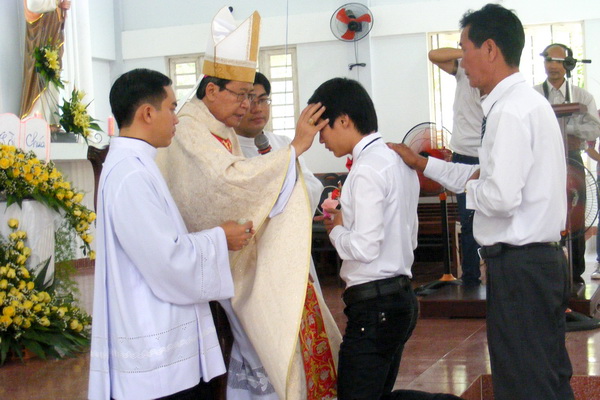 Gx Binh Trung_Le ban BT Them suc 22.jpg