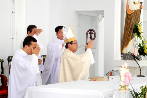 Gx Binh Trung_Le ban BT Them suc 46.jpg