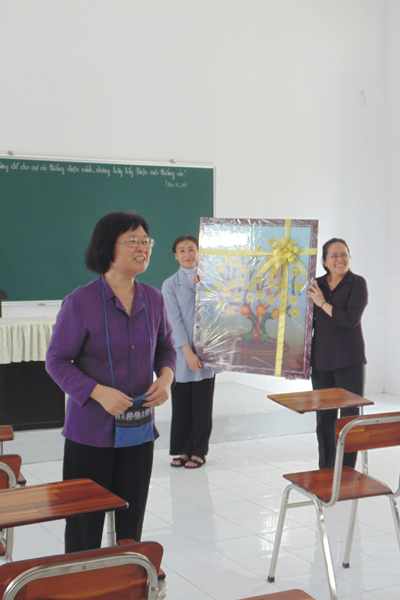 Dong MTG Tan An- Be Tren Thuong cap 13.jpg