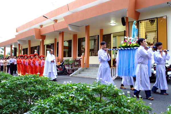 GxNVHB_mua dang hoa_08.jpg