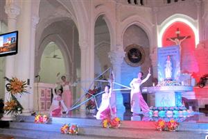 Giáo Xứ Chánh Tòa: Dâng Hoa Kết Thúc Tháng Hoa Kính Mẹ