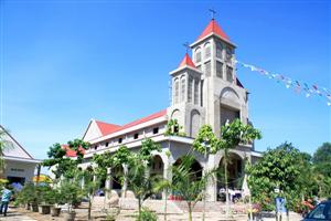 Gx Thạnh Trị: Thánh lễ ban Bí tích Thêm sức