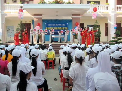 Dong Phaolo hop mat on goi21.7.2011 16.JPG