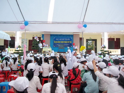 Dong Phaolo hop mat on goi21.7.2011 2.JPG