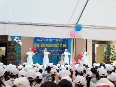Dong Phaolo hop mat on goi21.7.2011 6.JPG
