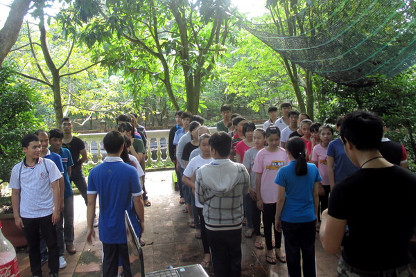 Gx Tin Duc_ Cam trai 01.jpg