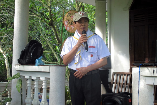 Gx Tin Duc_ Cam trai 02.jpg