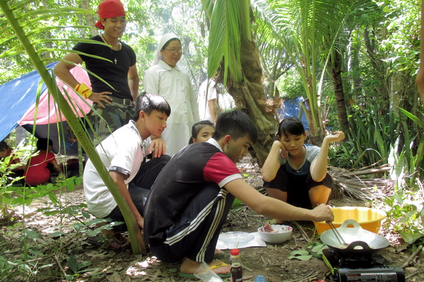 Gx Tin Duc_ Cam trai 12.jpg