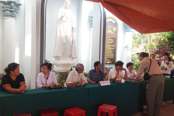 Gh My Loi_Kham benh va phat thuoc 02.jpg