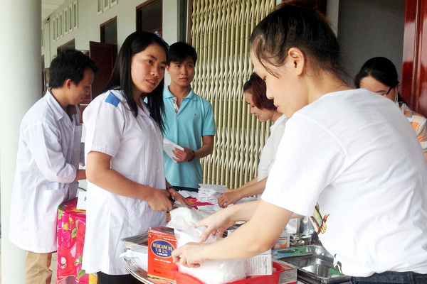 Gh My Loi_Kham benh va phat thuoc 10.jpg