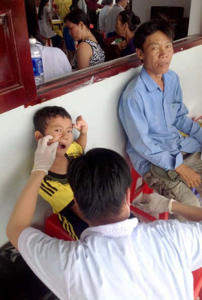 Gh My Loi_Kham benh va phat thuoc 19.jpg