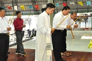 Khoảng 900 giáo dân hạt Đức Hòa tham dự ngày hành hương.