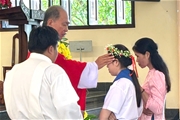 Gx. Cao Lãnh: Thánh lễ ban Bí tích Thêm Sức và rước lễ lần đầu