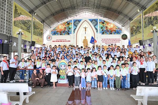 Giáo xứ Ngũ Hiệp: Xứ đoàn Đức Mẹ Vô Nhiễm Hành hương Năm Thánh