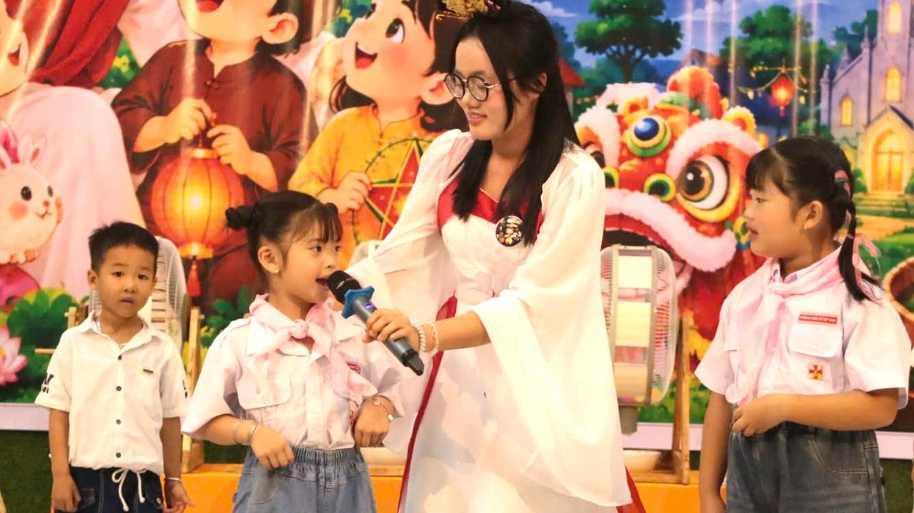 Rộn ràng đêm trăng, yêu thương và gắn kết