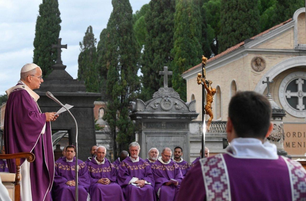 Thánh lễ tại nghĩa trang Verano (2/11): Tình yêu chiến thắng sự chết