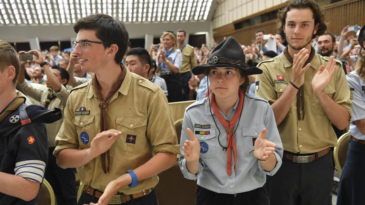 Hàng ngàn hướng đạo sinh châu Âu hành hương đến Pháp