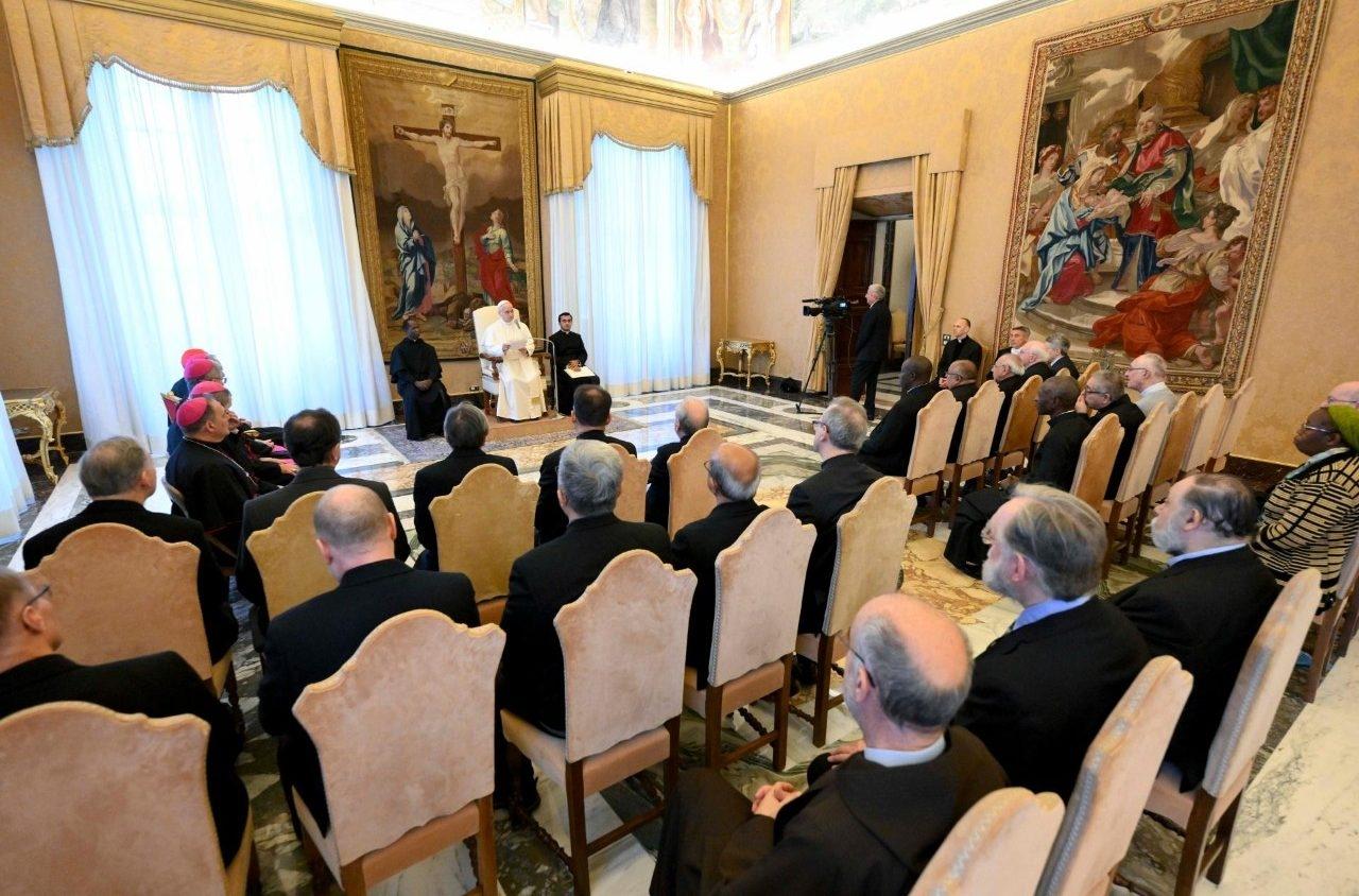 ĐTC Lêô: Thần học phải chiếu tỏa ánh sáng của Chúa Kitô giữa những đổi thay của thời đại