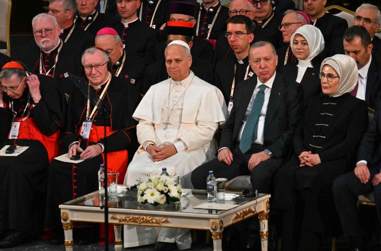 Đức Thánh Cha gặp gỡ các cấp chính quyền, xã hội dân sự và ngoại giao đoàn tại Thổ Nhĩ Kỳ