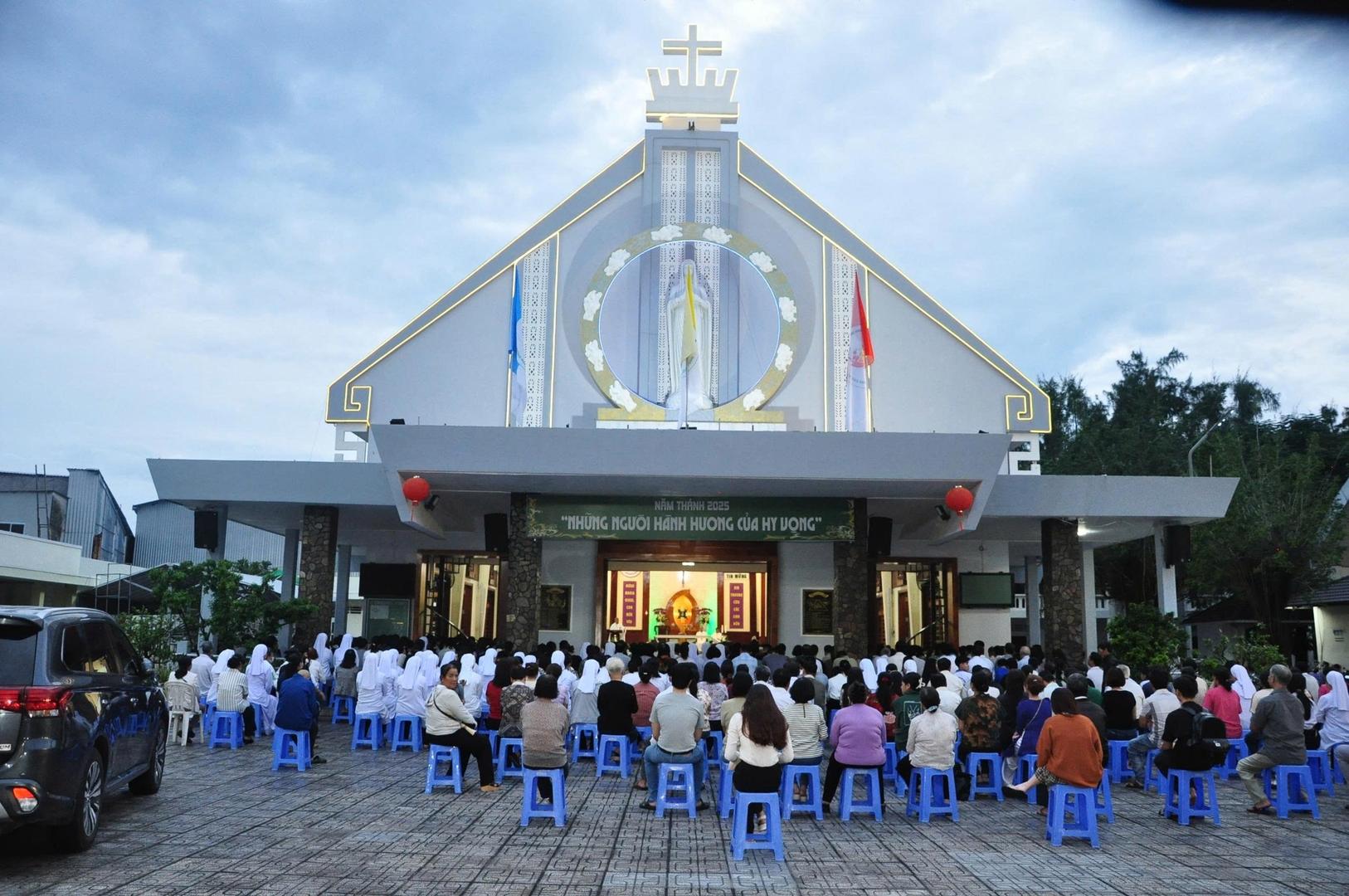 Giáo xứ Nữ Vương Hoà Bình