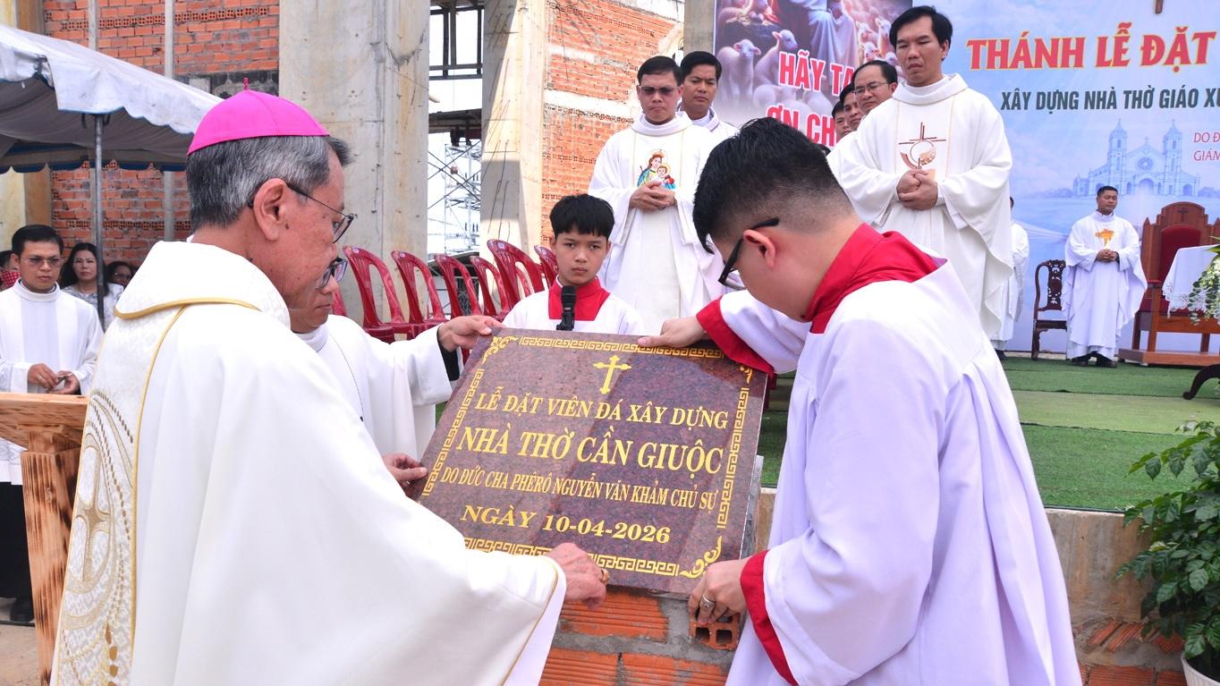 Thánh lễ Tạ ơn và nghi thức đặt đá đầu tiên xây dựng Nhà thờ Cần Giuộc