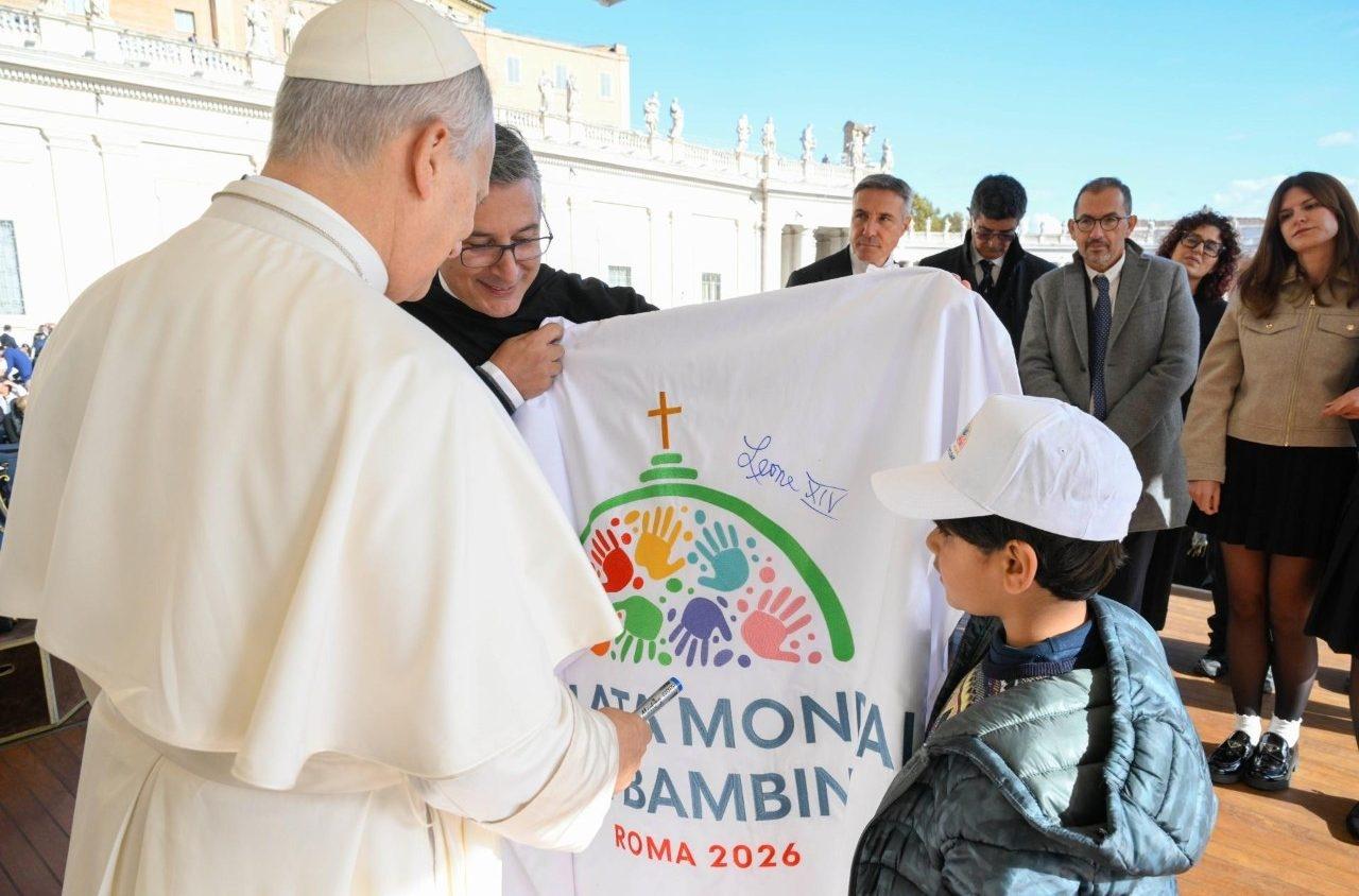 Đức Thánh Cha Lêô XIV công bố Ngày Thế giới Trẻ em 2026: Lời mời gọi ươm mầm hòa bình từ gia đình