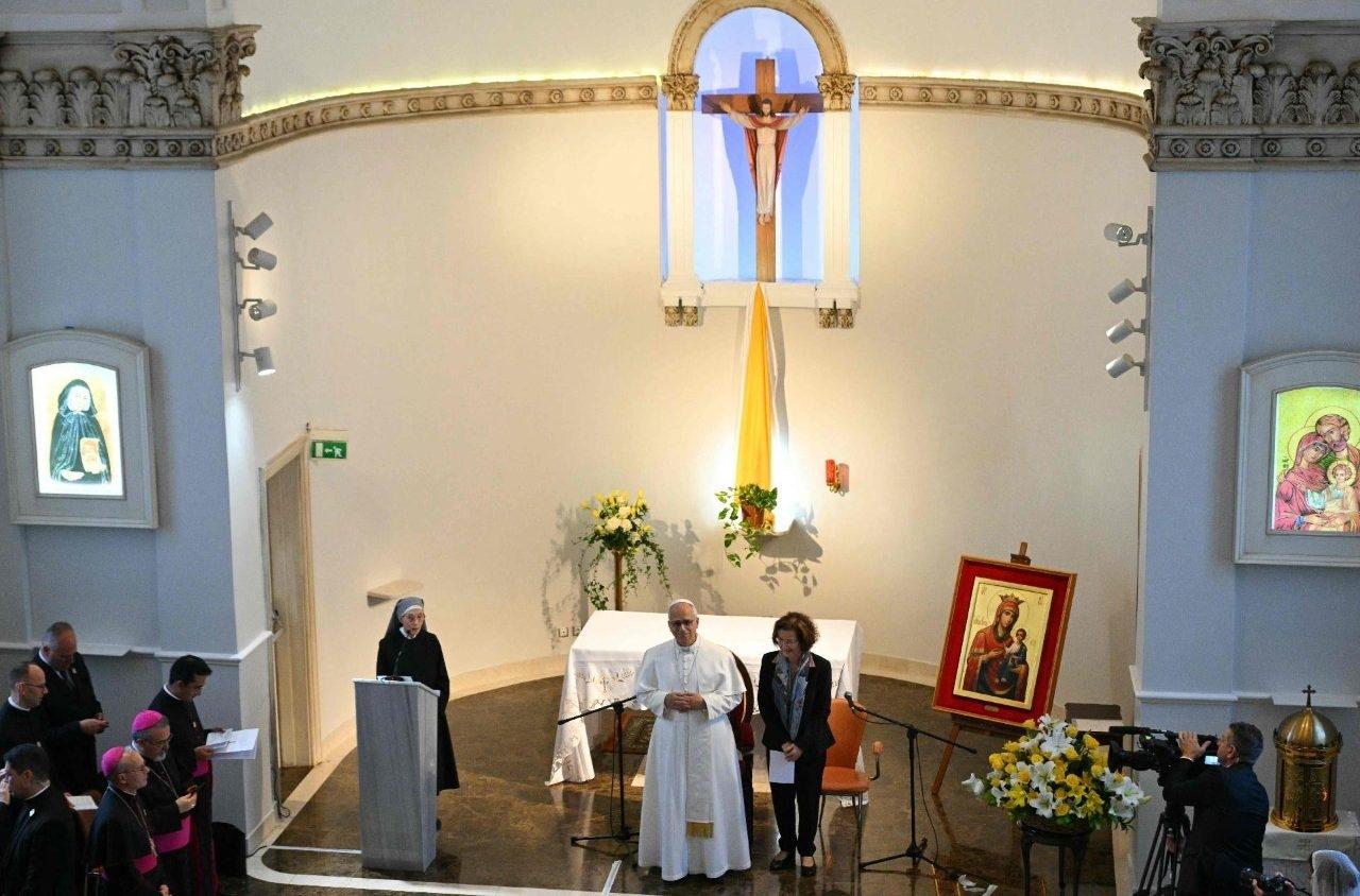 Đức Thánh Cha Lêô XIV thăm viếng Nhà Tình thương của Dòng Tiểu muội người nghèo: “Bác ái nảy sinh từ tình huynh đệ”