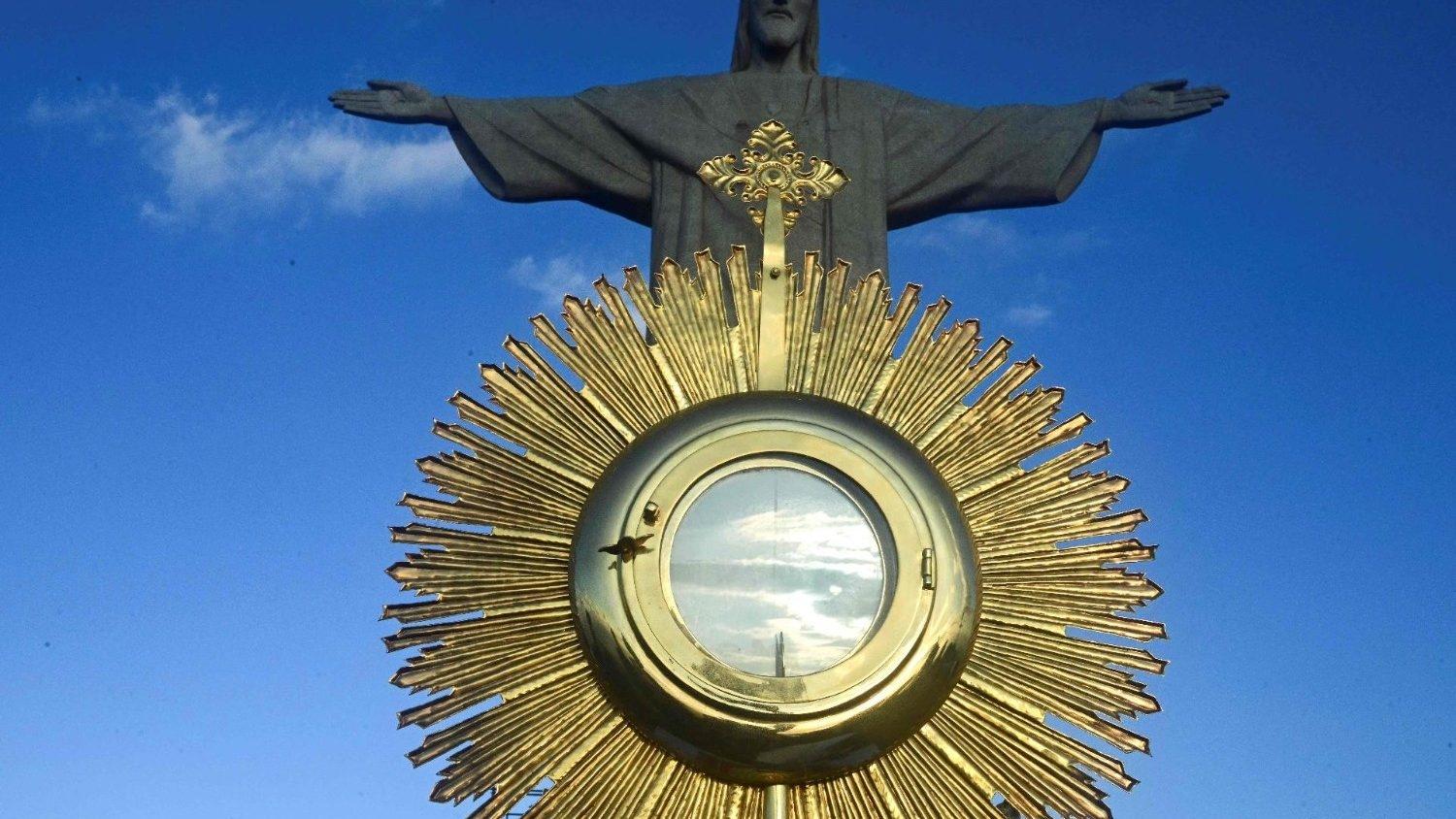 “Lối Sống Thánh Thể” – Chiếc neo giúp người Kitô hữu giữ vững căn tính giữa trào lưu tục hóa