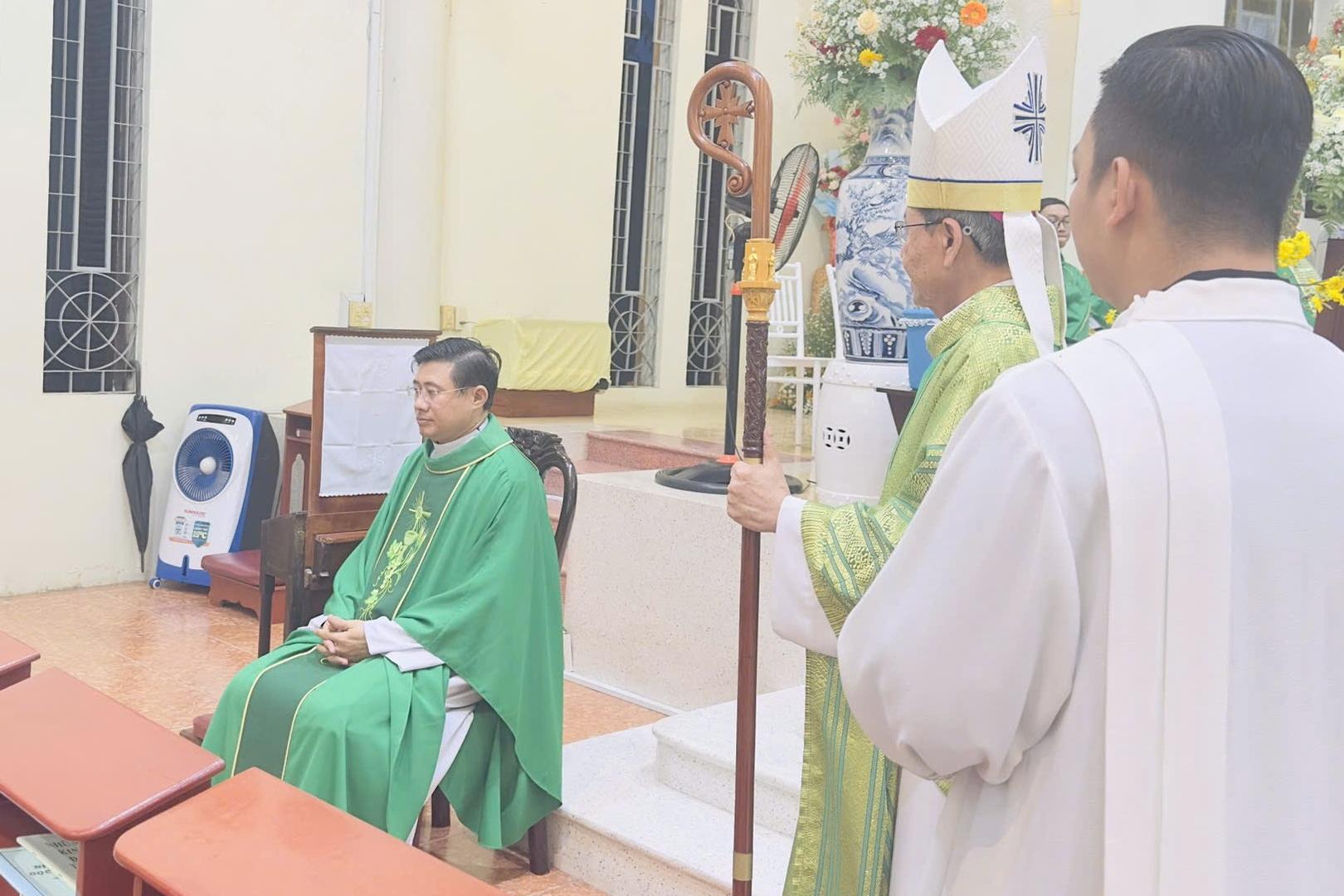 NGHI THỨC THÁNH LỄ NHẬN XỨ